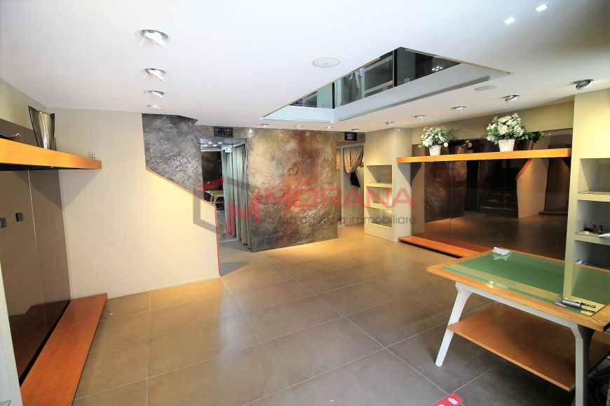 Vendita_Locale commerciale_Tisia